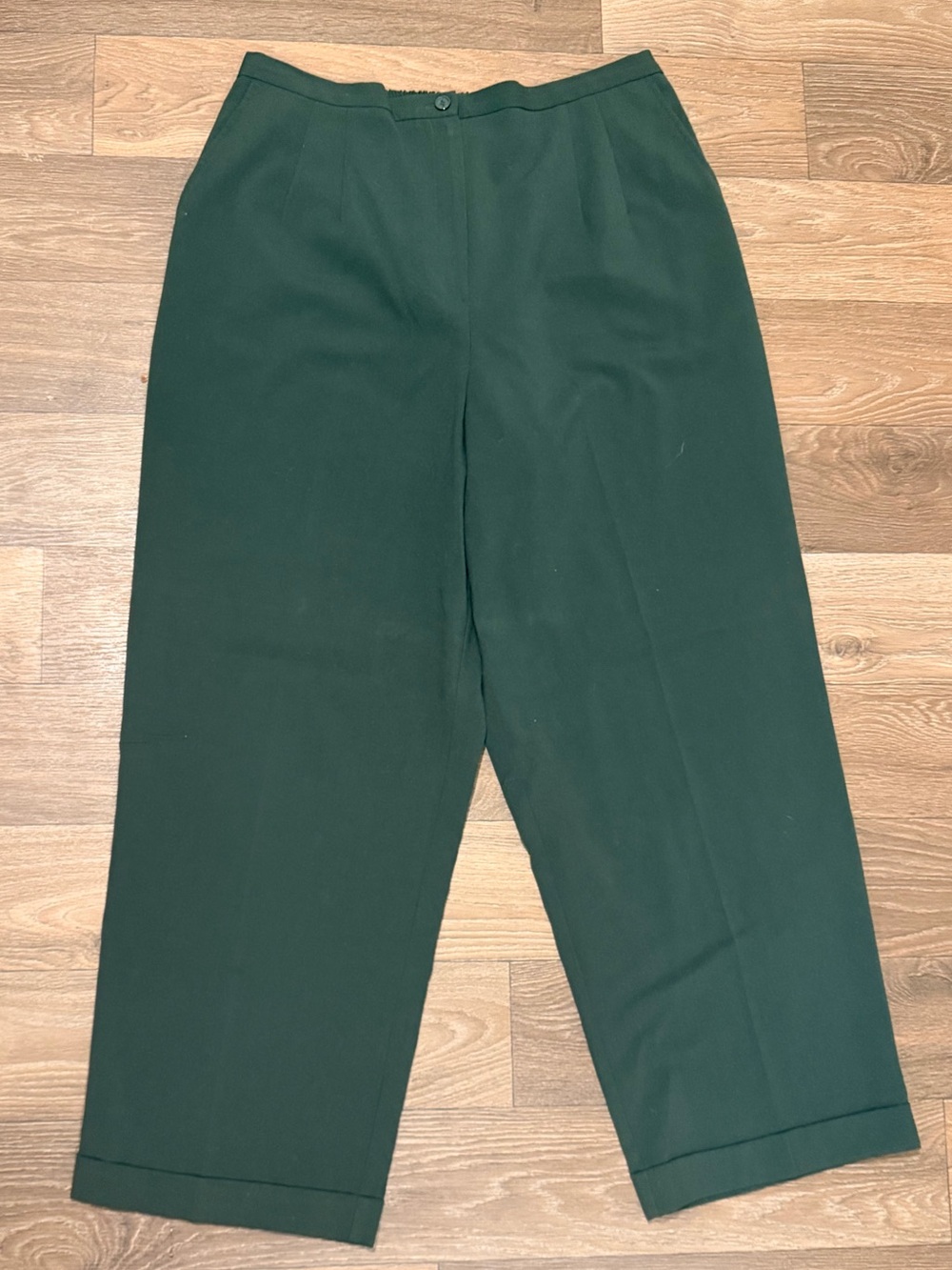 High-Rise Straight Trousers in Forest Green